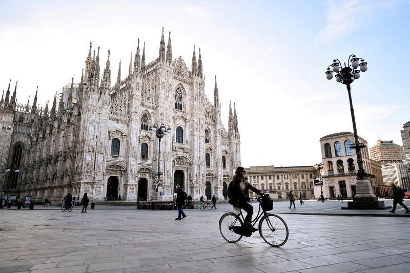 Italy studies multi-billion euro package to cut taxes on wages, curb energy costs