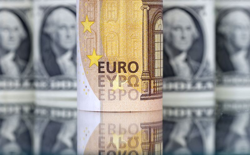Euro fragile as Fed hike looms, gas risks weigh