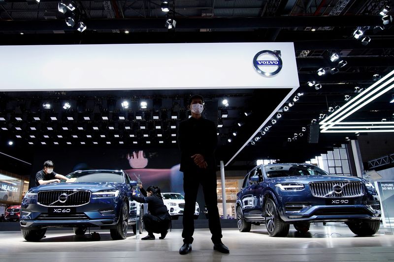 Volvo Cars July sales drop 21.5%, sees improvement ahead