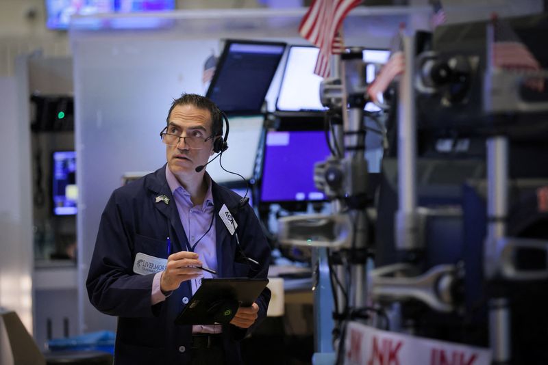 Wall Street set to fall as solid jobs data fuels rate hike worries