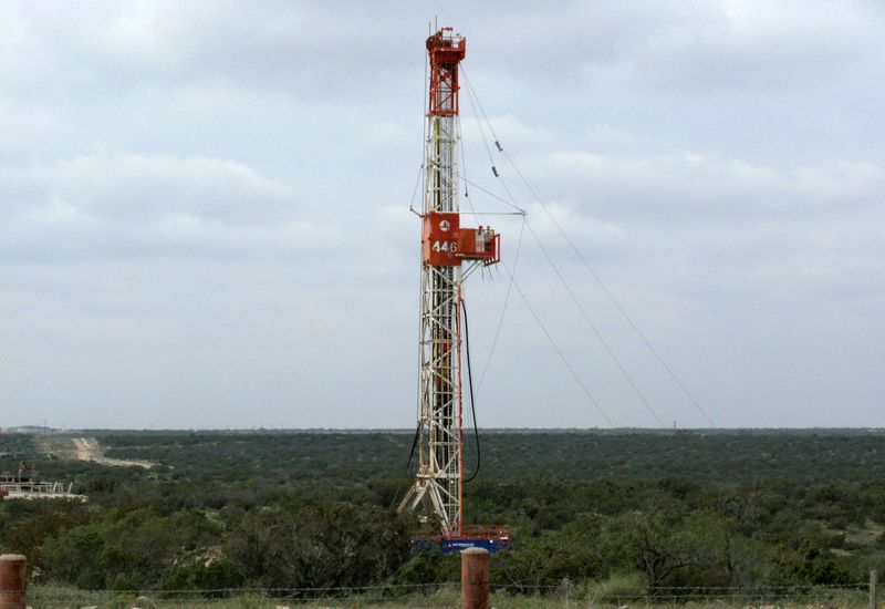 As natural gas prices jump, shale oil firms get gassy