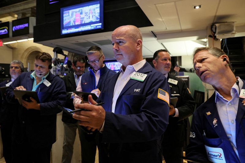 Wall Street set for higher open as tech stocks rebound, oil drops