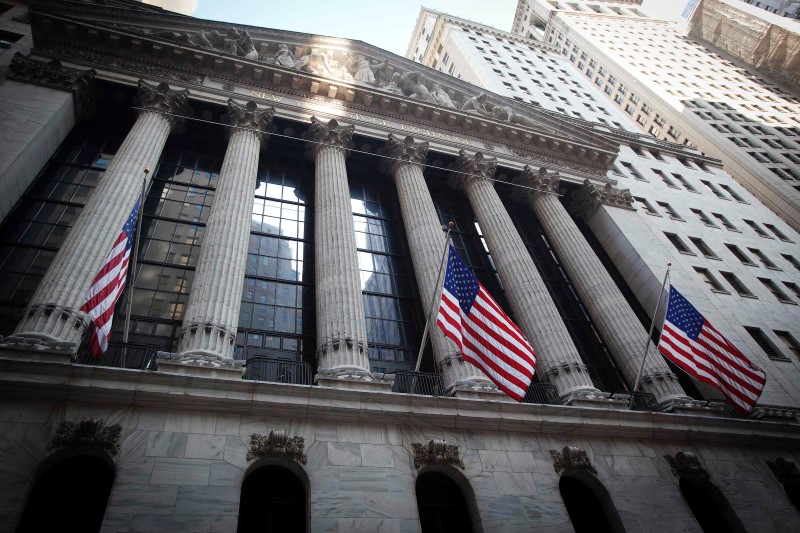 U.S. Stocks Wobble as Investors Await Friday's Jobs Report