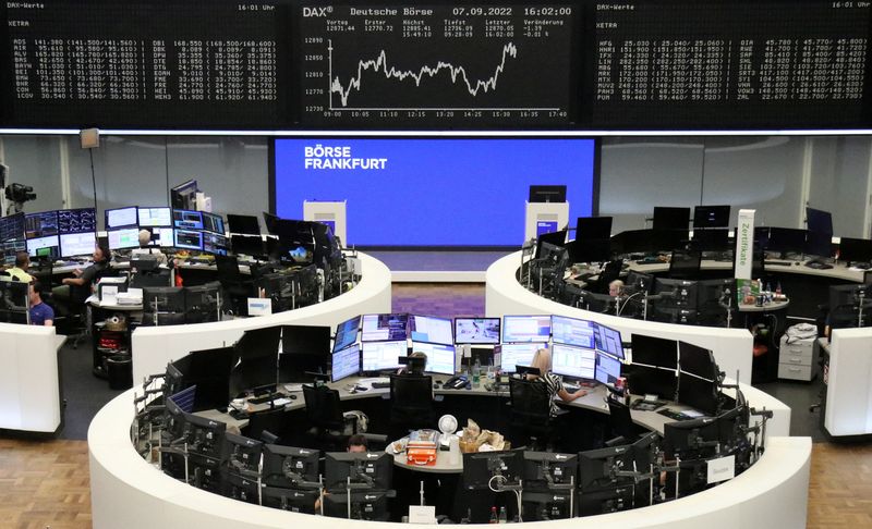 European stocks clock first weekly rise in four