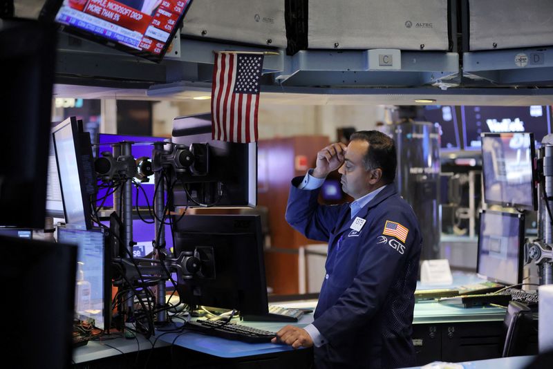 Wall Street sputters amid rate hike jitters