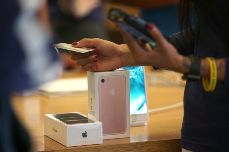 iPhone 14: Aggressive Carrier Promotions is a 'Significant Positive’ for Apple - Analysts