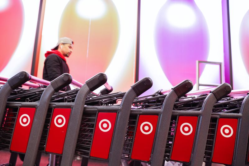 Target to hire 100,000 holiday workers, offer deals earlier