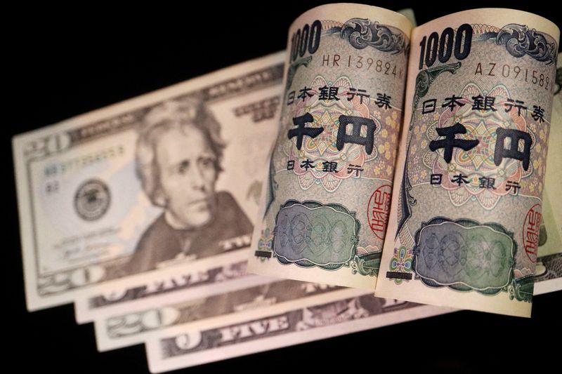 Dollar steadies as Fed looms; yen fragile