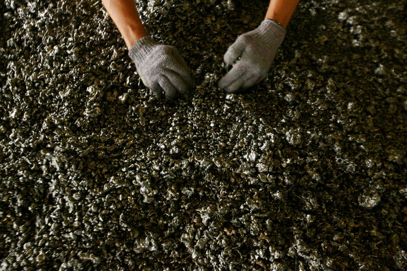 Nickel prices tumble as LME scrutinises volatile trading