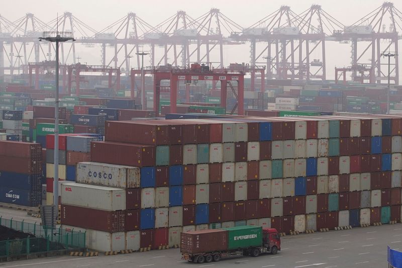 China's imports, exports will see greater pressure in Q4 - commerce ministry
