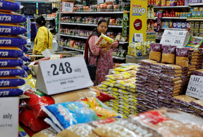 India says falling commodity prices to ease inflationary pressures