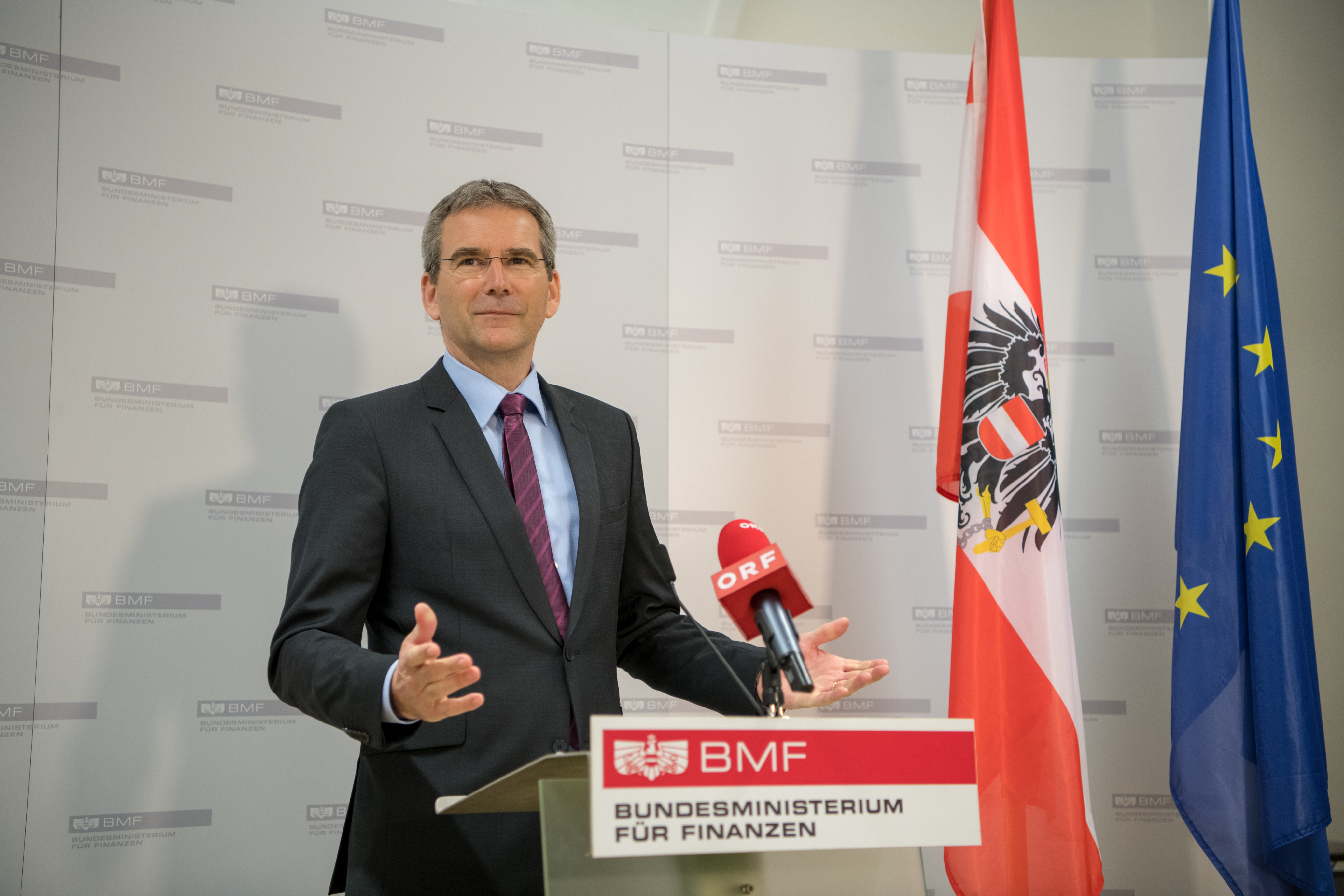 Bộ trưởng Tài chính Áo - Hartwig Löger