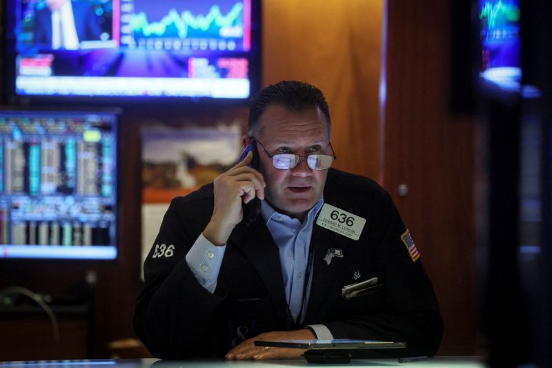 S&P 500 ends lower as investors digest economic data