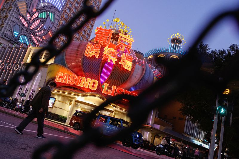 Macau casinos deal themselves a tough hand with big non-gaming investment pledges
