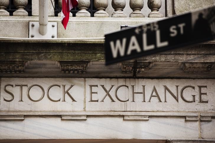 Dow Jones tăng 45 điểm sau kết quả bảng lương phi nông nghiệp 