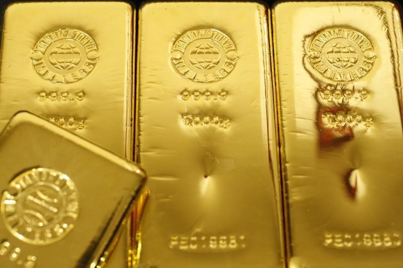 Gold set for 4th straight week of gains after positive CPI data