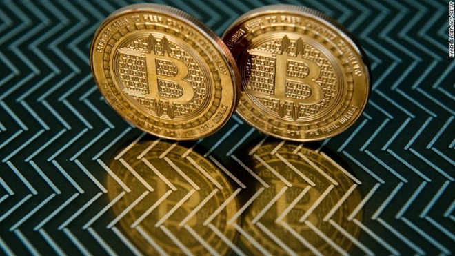 Bitcoin lao dốc mạnh trong ngày 13.3 /// Ảnh:CNN