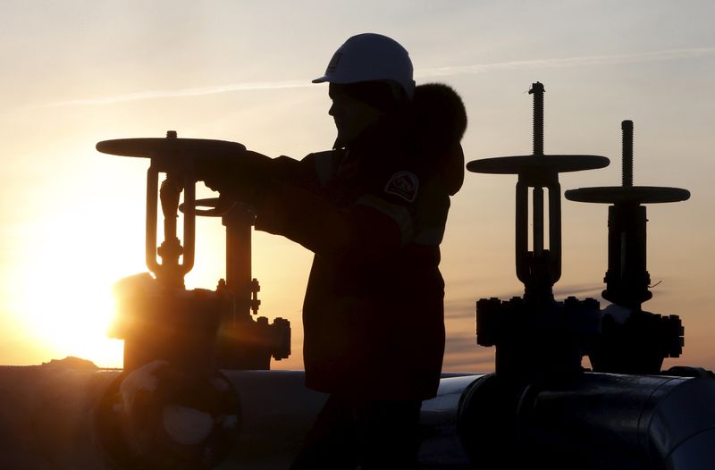 Crude Oil Bounces; U.S. Output Gain Seen Limited