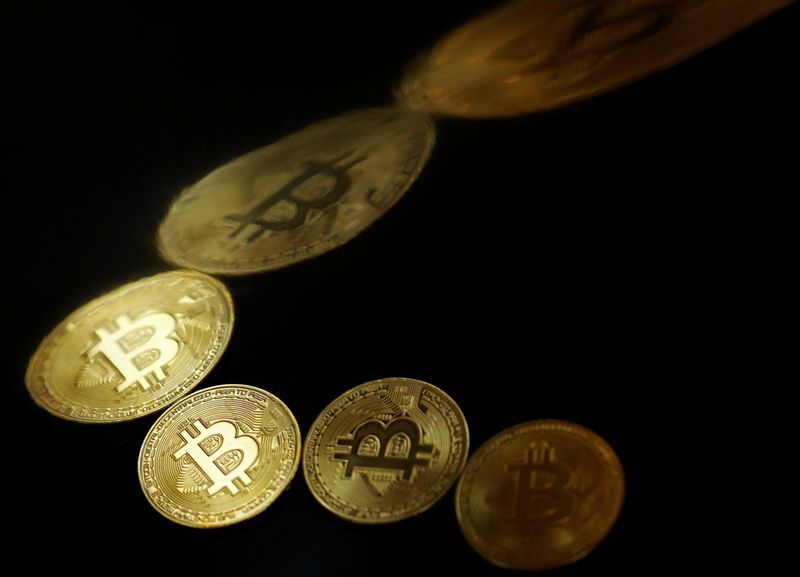 Bitcoin falls 8.6% to $32,540
