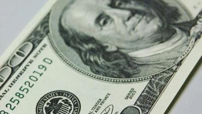 Giá USD duy trì ở mức cao