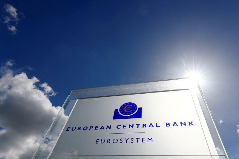 ECB policymakers set for showdown on policy path