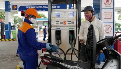 Giá xăng dầu giảm nhẹ sau nhiều lần tăng mạnh