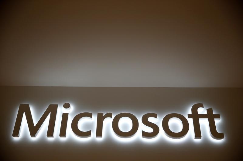 Microsoft vs. Salesforce.com: Which SaaS Stock is a Better Investment?