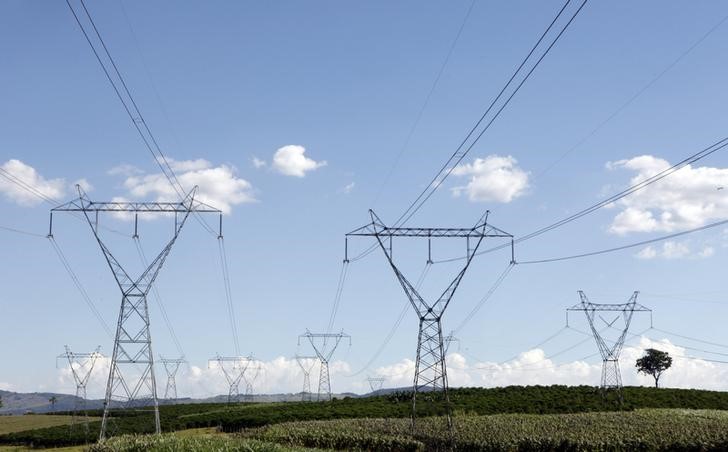 U.K. Energy Crisis Deepens as Fire Knocks Out a Key Power Cable