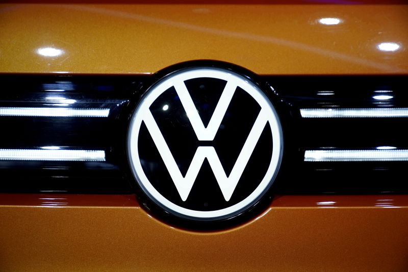 EU executive urges VW to compensate all EU consumers over Dieselgate