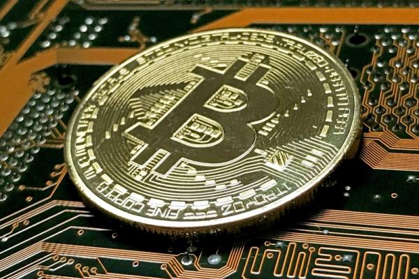 ETF Bitcoin tương lai ra mắt, BTC lập tức tăng trên 59.000 USD