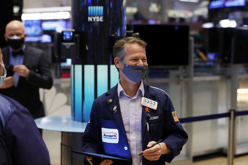 S&P 500, Dow to open near peaks after surprise dip in jobless claims