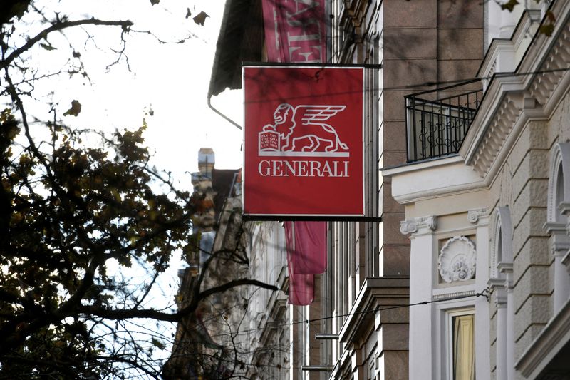 Generali battle heats up as No.2 investor quits board