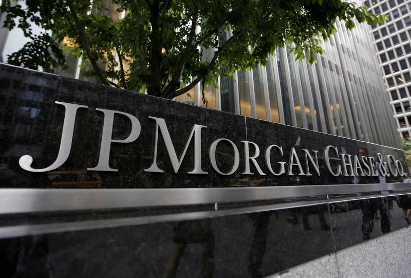 JPMorgan beats profit estimates as dealmaking boom softens trading decline