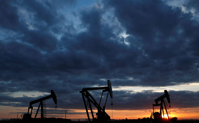 Oil Prices in 4th Weekly Gain on Signs of Tighter Supplies, Firmer Demand