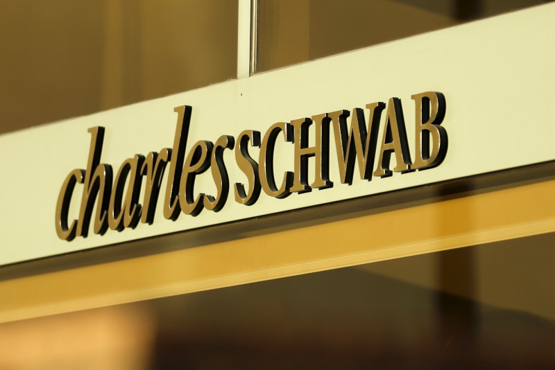 Charles Schwab Earnings, Revenue Miss in Q4