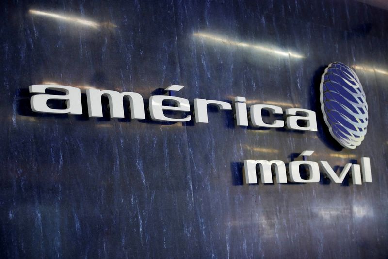 AT&T Mexico says govt should limit America Movil's market concentration - paper